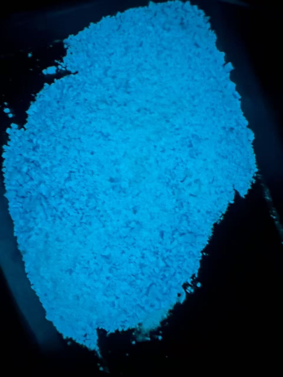 Blue photoluminescent powder sample